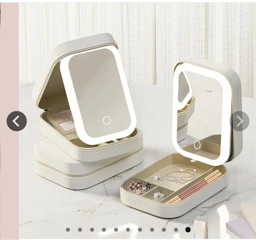 Compact Makeup Vanity With LED Mirror
⭐⭐⭐⭐⭐ (5 based on 1,274 reviews)