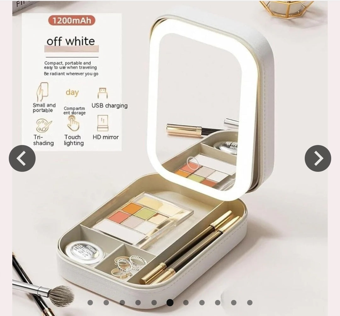 Compact Makeup Vanity With LED Mirror
⭐⭐⭐⭐⭐ (5 based on 1,274 reviews)